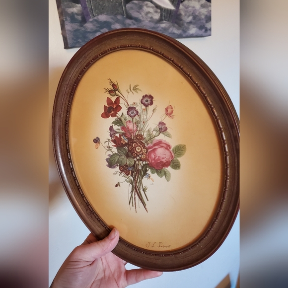 Oval Wall Decor with Gold Edge - Picture 2 of 6